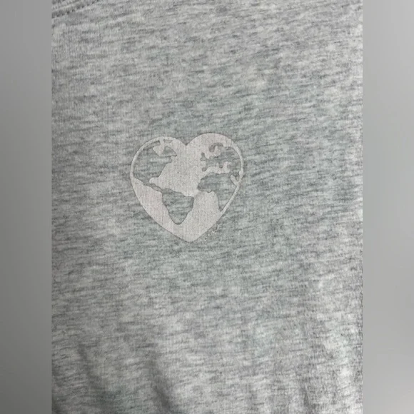 VS Pink T-Shirt - Picture 2 of 4